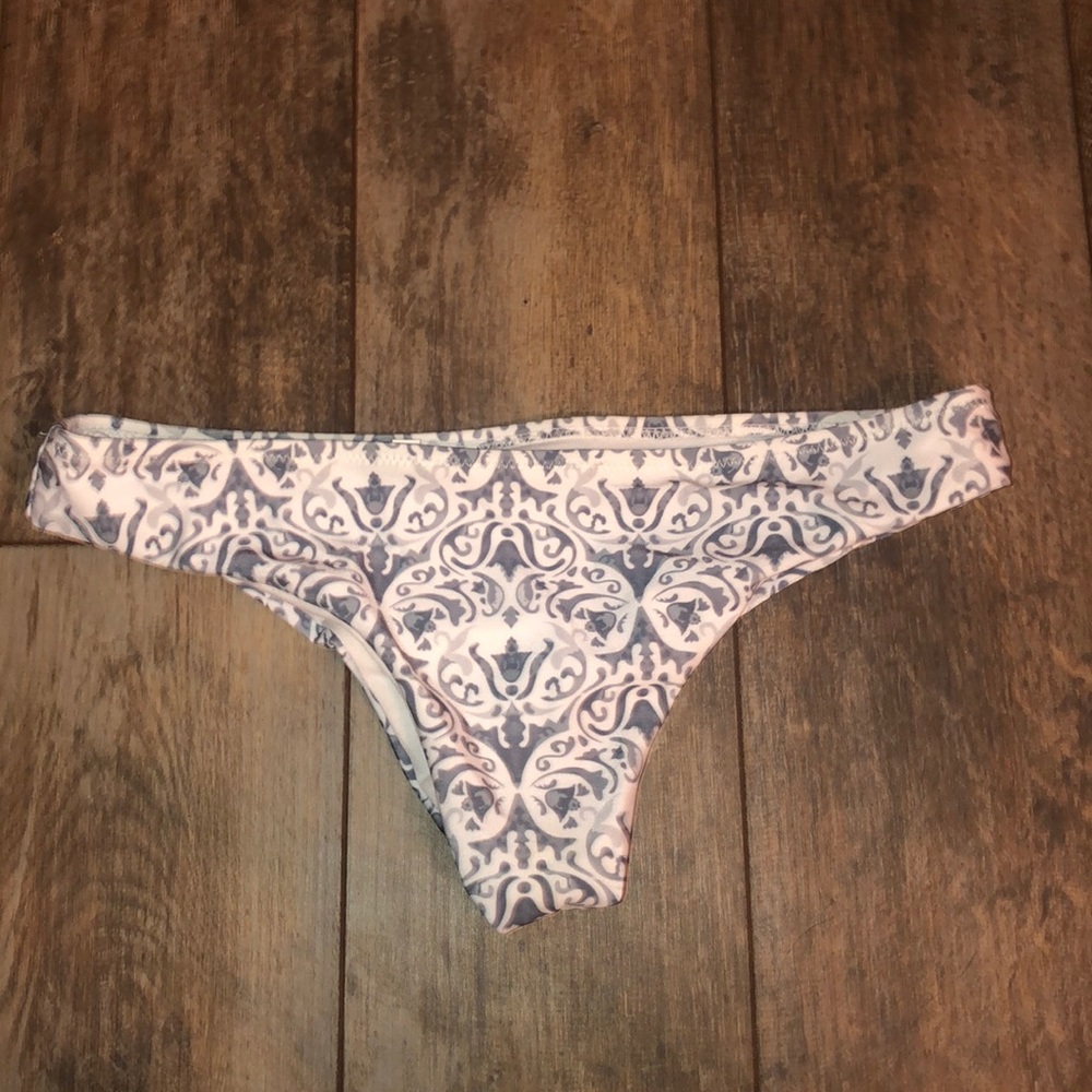 NEVER WORN bikini bottom